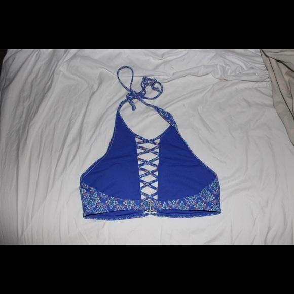 Halter Criss Cross Bathing Suit Top - Picture 5 of 5